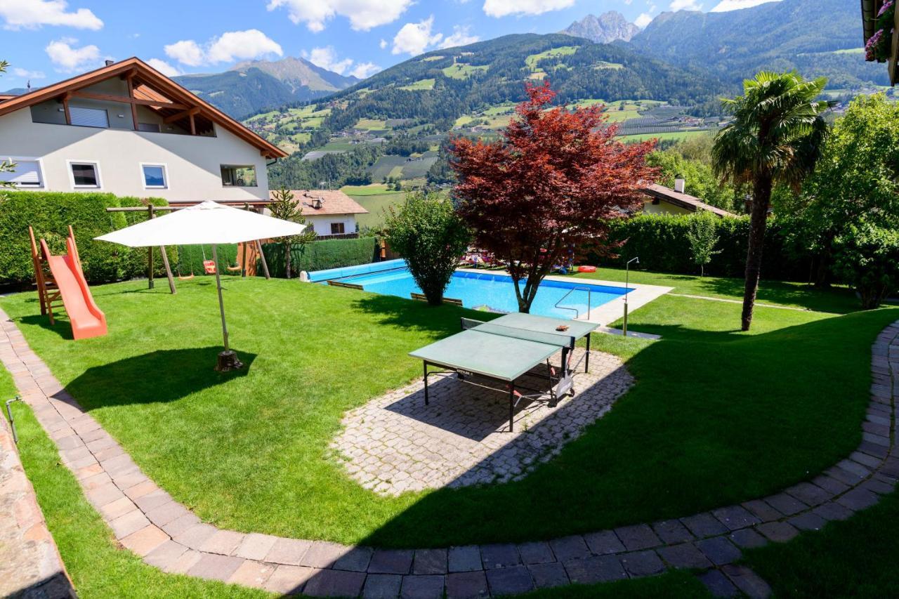 Ferienwohnungen Haus Christine Rifiano Exterior foto